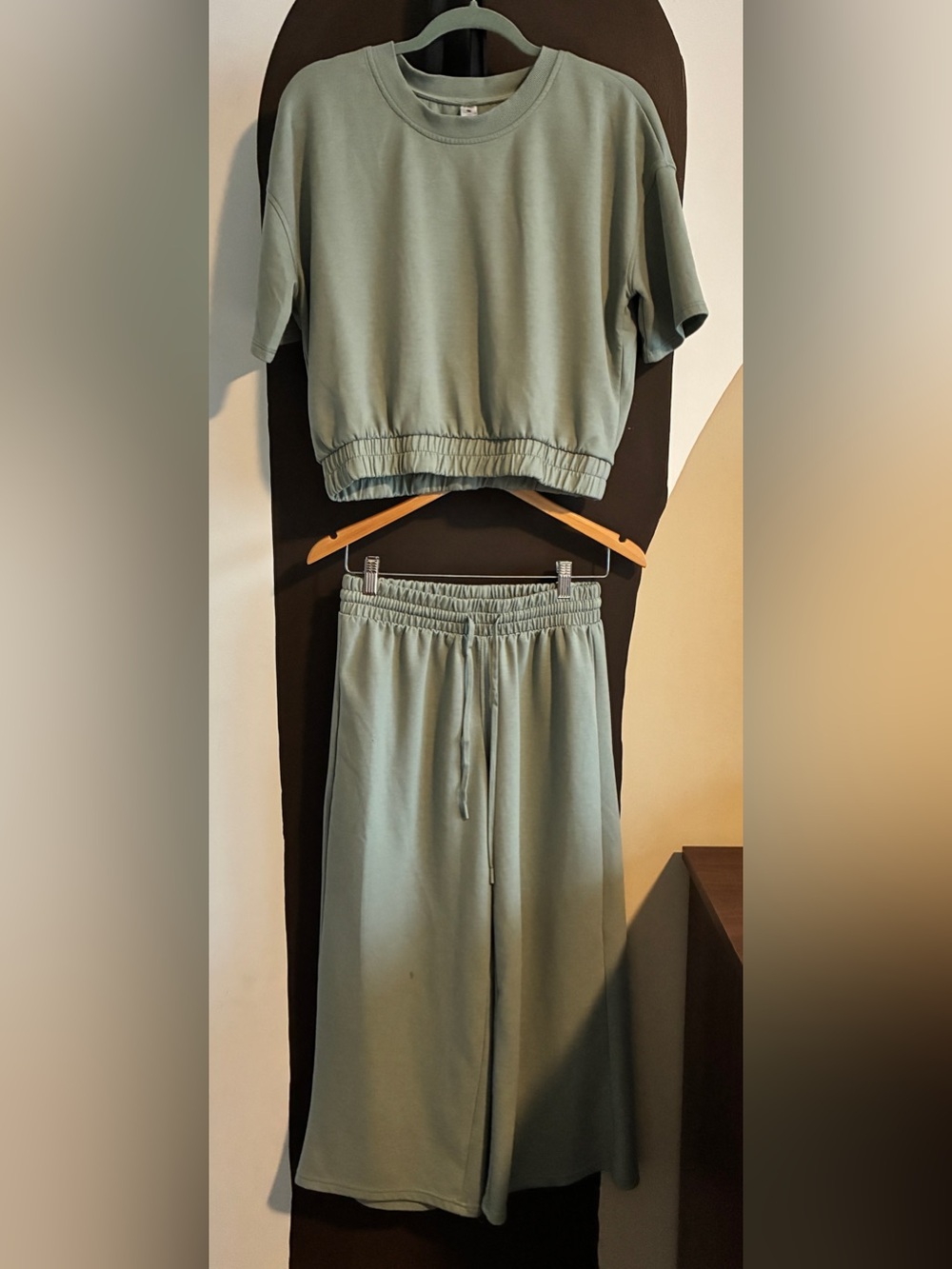 Yogalicious Sage Green Cropped Top & Wide Leg Pants Set Size Medium